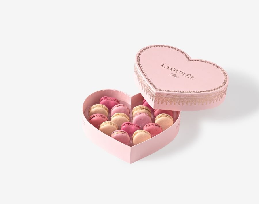 Heart shaped 15 macarons 2