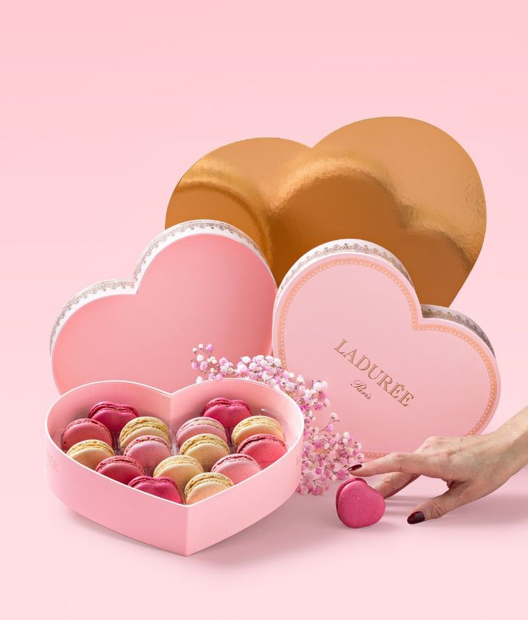 Heart shaped 15 macarons - vignette