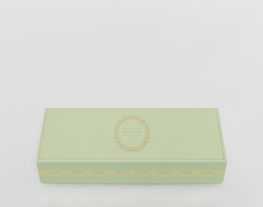 Intemporel » 15 macarons Gift box - Green | Maison Ladurée