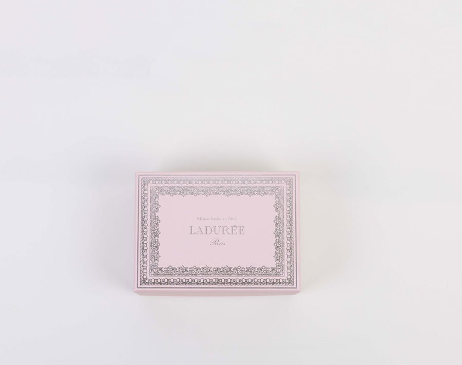 « Napoléon III » 8 macarons gift box - Pink | Maison Ladurée